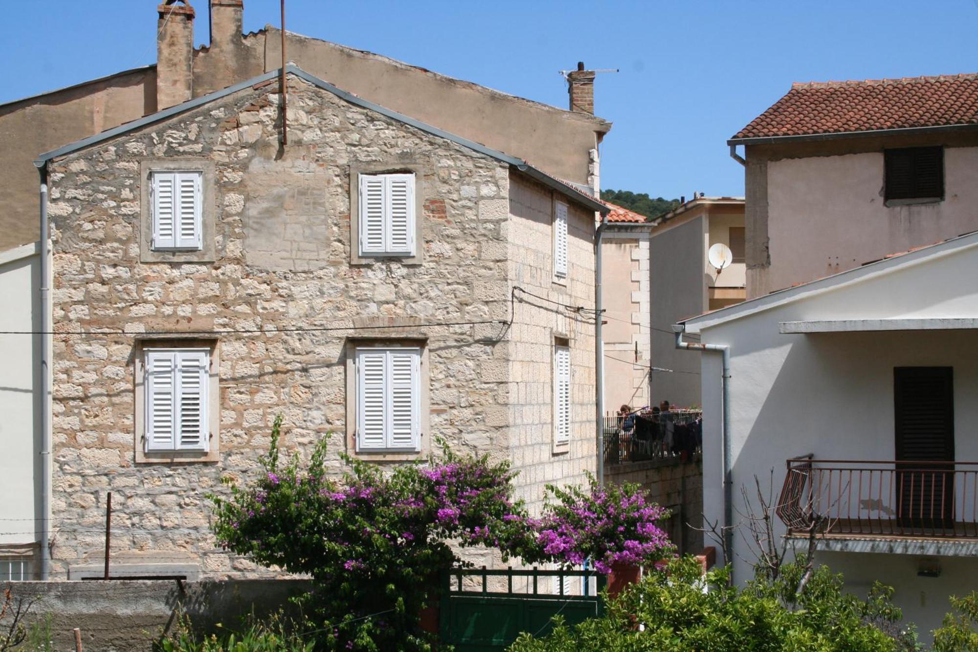 Holiday Home Isabella Βις Εξωτερικό φωτογραφία