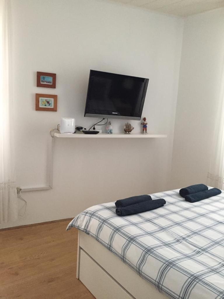 Holiday Home Isabella Βις Εξωτερικό φωτογραφία