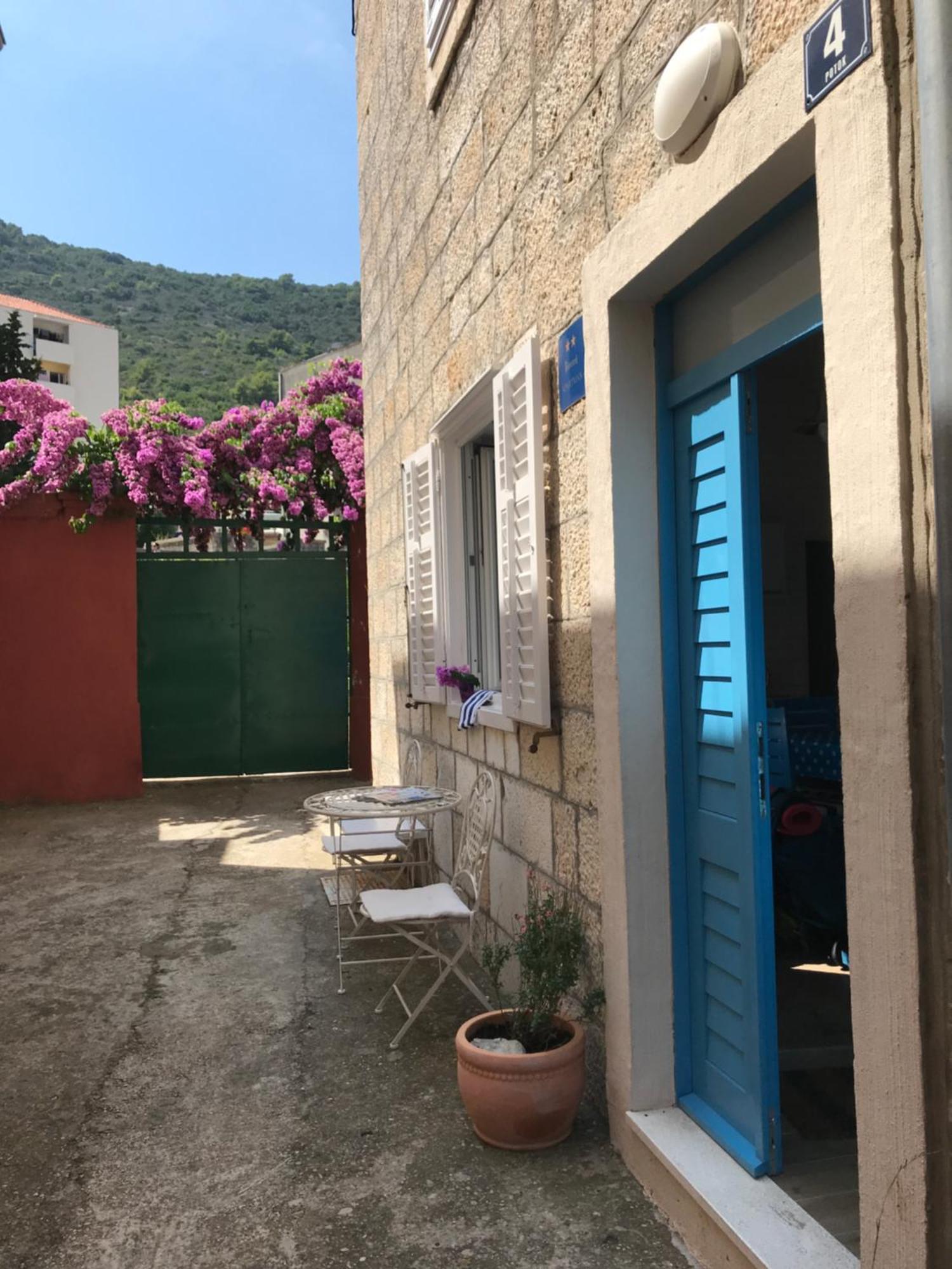 Holiday Home Isabella Βις Εξωτερικό φωτογραφία